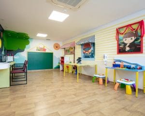 Ação de humanização do Hospital Ortopédico AACD com espaço de brinquedos.
