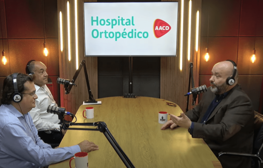 Especialistas durante o podcast PodDoutor