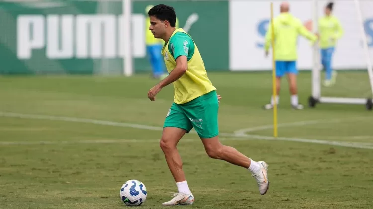 Bruno Rodrigues, jogador do Palmeiras, sofreu lesões no joelho e não joga há quase 600 dias