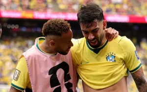 Neymar consola Paquetá após lesão do jogador