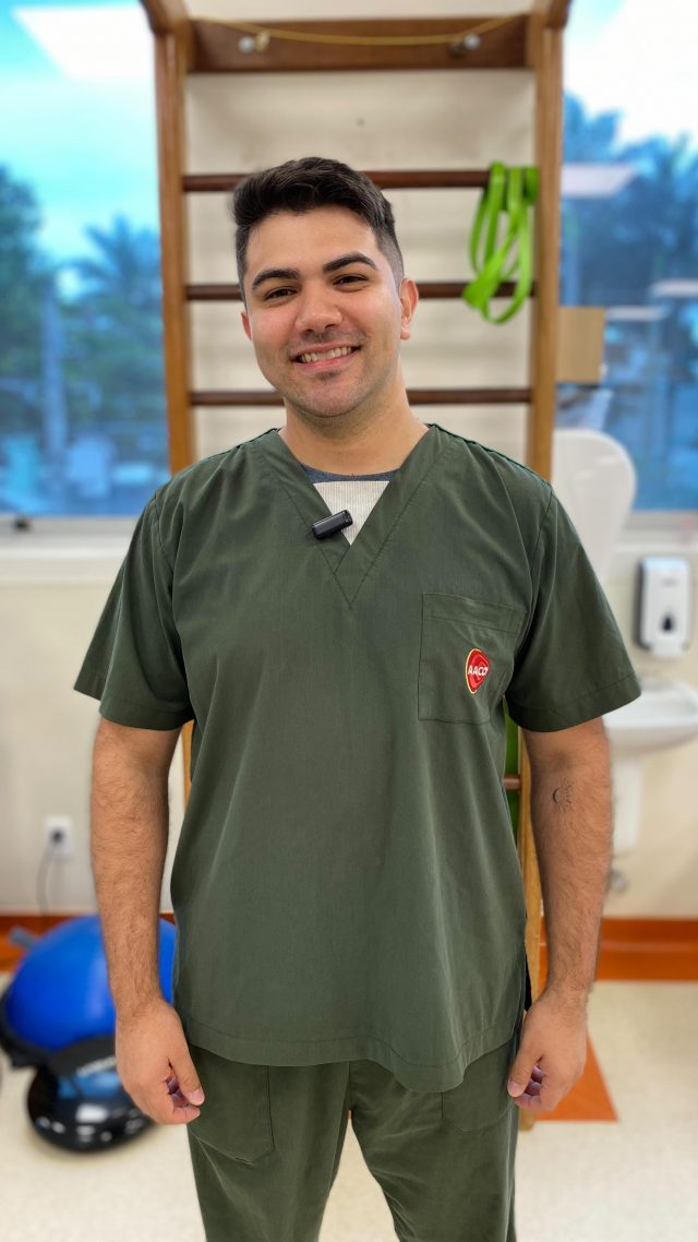 Já pensou naquela sua viagem looooonga que tá chegando? Esse vídeo vai te ajudar! O fisioterapeuta Vinicius Carvalho Perez traz dicas super simples pra você evitar aquelas dores chatas durante o trajeto. Dá o play, salve esse vídeo e bora viajar com conforto! 😉🧳

RT: Dra. Renata Menegazzi dos Santos (CRM/SP: 113163)