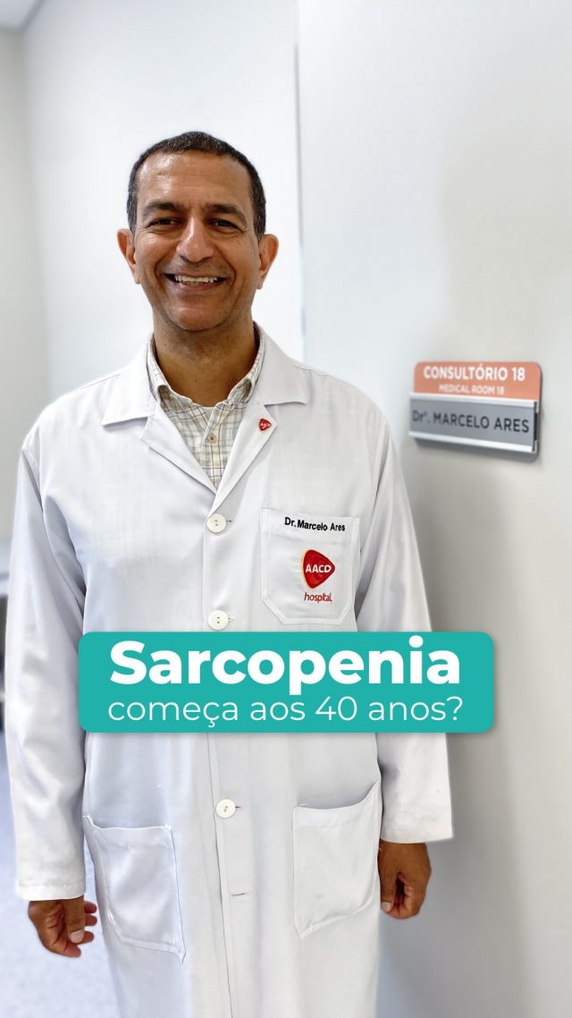 Sentir o corpo mais fraco ou sem energia para as tarefas diárias não deve ser visto como “normal” do envelhecimento.​

A perda progressiva de massa e força muscular é conhecida como sarcopenia. Ela afeta diretamente o equilíbrio, a postura e a independência física.​

Entenda por que isso acontece com a explicação do nosso fisiatra e coordenador médico, Dr. Marcelo Ares!​

Procurando por atendimento especializado para cuidar da sua saúde ortopédica? Agende sua avaliação com nossos especialistas.​

✅ Atendemos particular e convênios. ​

📲 Consulta com hora marcada. Agende pelo WhatsApp (11) 5576-0777 ​

📍 Avenida Professor Ascendino Reis, 724 – Ibirapuera, São Paulo – SP ​

RT: Dra. Renata Menegazzi dos Santos (CRM/SP: 113163)